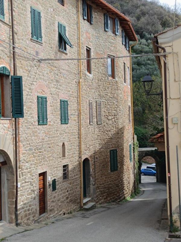 Castle Apartment Aga Uzzano Zewnętrze zdjęcie