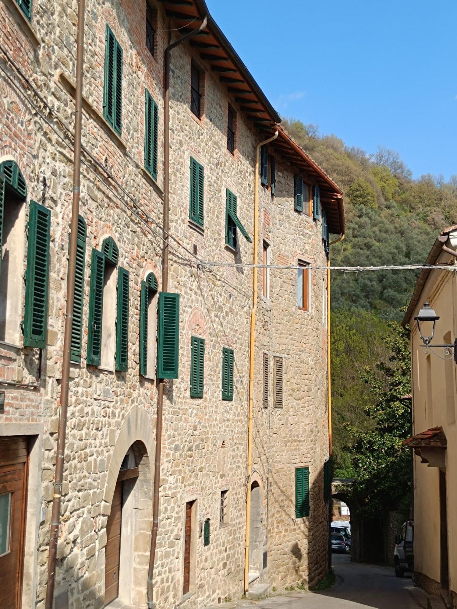 Castle Apartment Aga Uzzano Zewnętrze zdjęcie